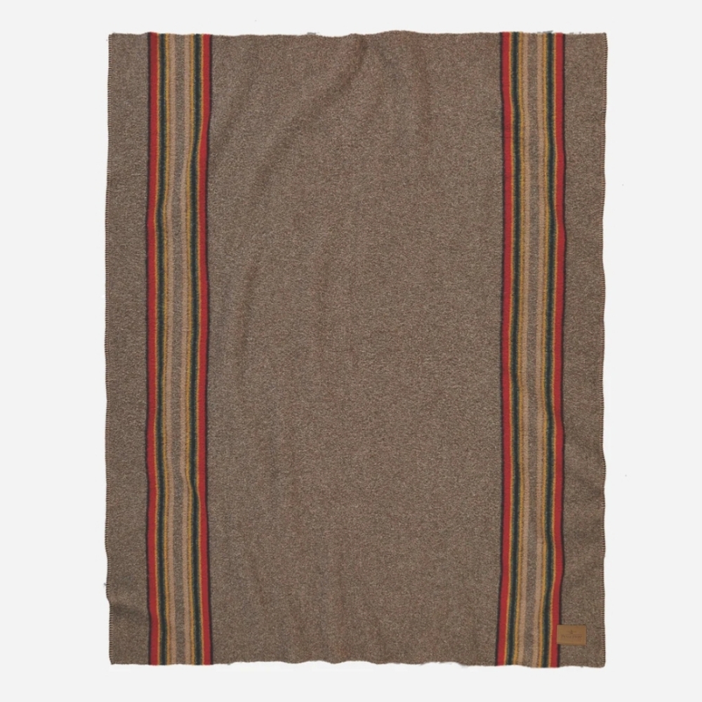 New W Tags Twin The Pendleton Yakima Camp Blanket in Mineral Umber